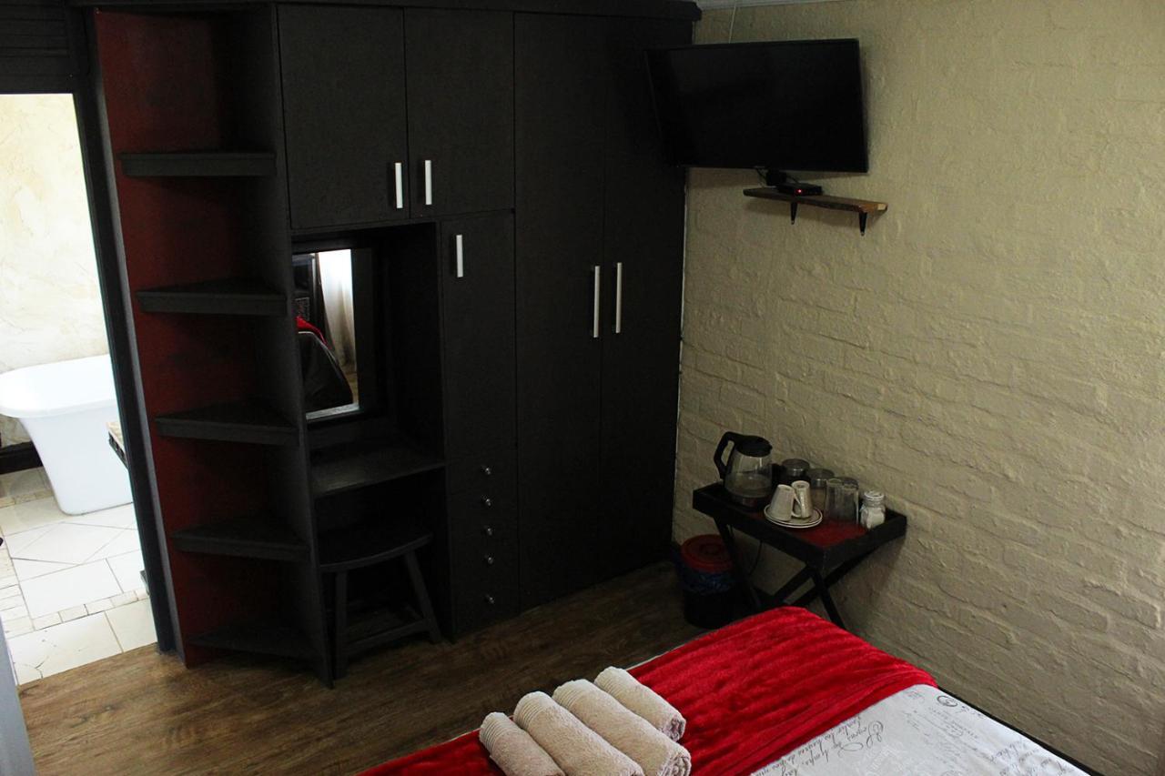 African Adventures Accommodation Durbanville Buitenkant foto